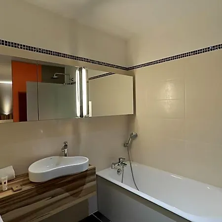 Hotel The Originals Boutique, Grand Saint-pierre, 3*